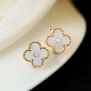 Stainless Steel Van Cleef Style Clover Stud Earrings – Gold Plated Flower Studs