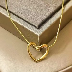 Elegant Stainless Steel Heart Locket Necklace for Women – Gold Plated Love Pendant
