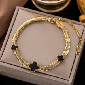 Luxury Gold Snake Chain Bracelet with Black Clover Charms – Elegant Adjustable Women’s Jewelry