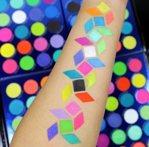 Rude City of Neon Lights – 24 Vibrant Eyeshadow Shades